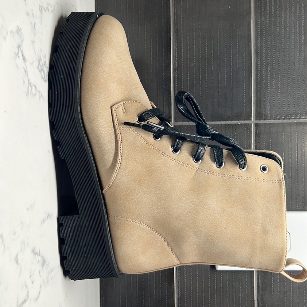 Dirty Laundry Boots Size 8.5